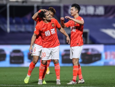星空体育-恒大客场大胜河南建业，积分榜领先优势扩大